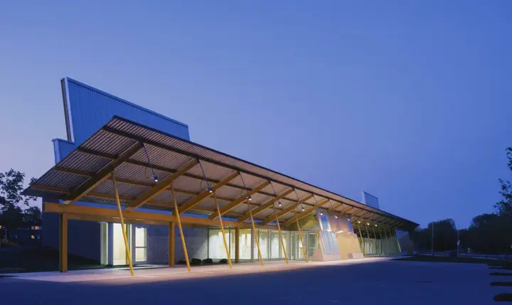 Building exterior at Oakdale Community Centre Outdoor Pool