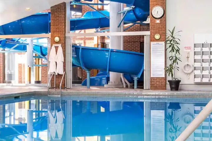 Photo at Hilton Mississauga/Meadowvale pool (Wynn Fitness Meadowvale)