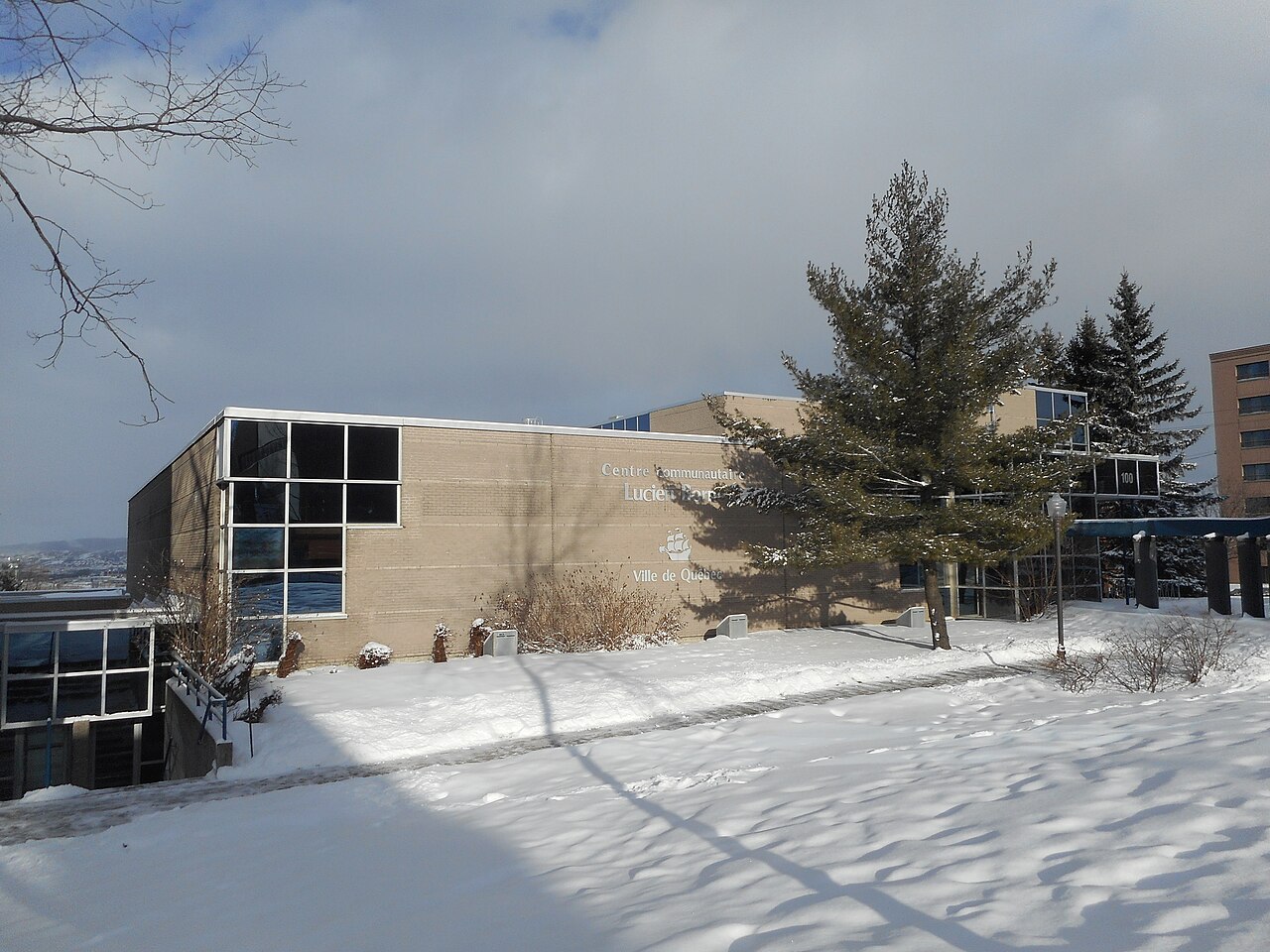Photo : Centre communautaire Lucien-Borne