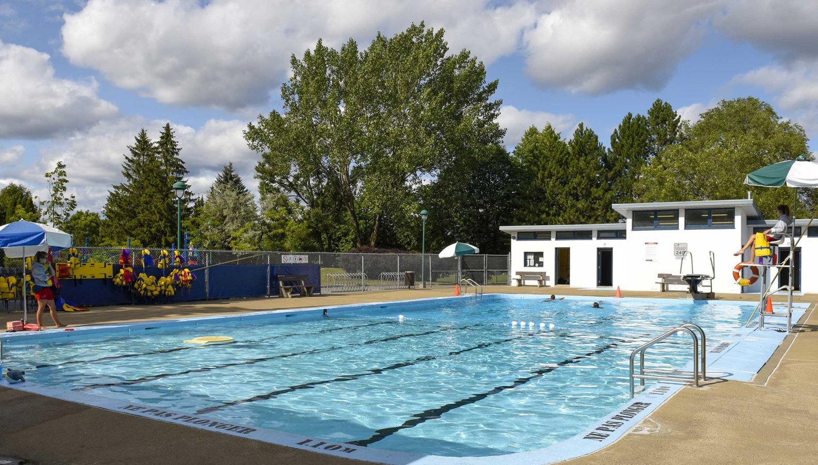 Photo : Piscine Parc Ste-Geneviève