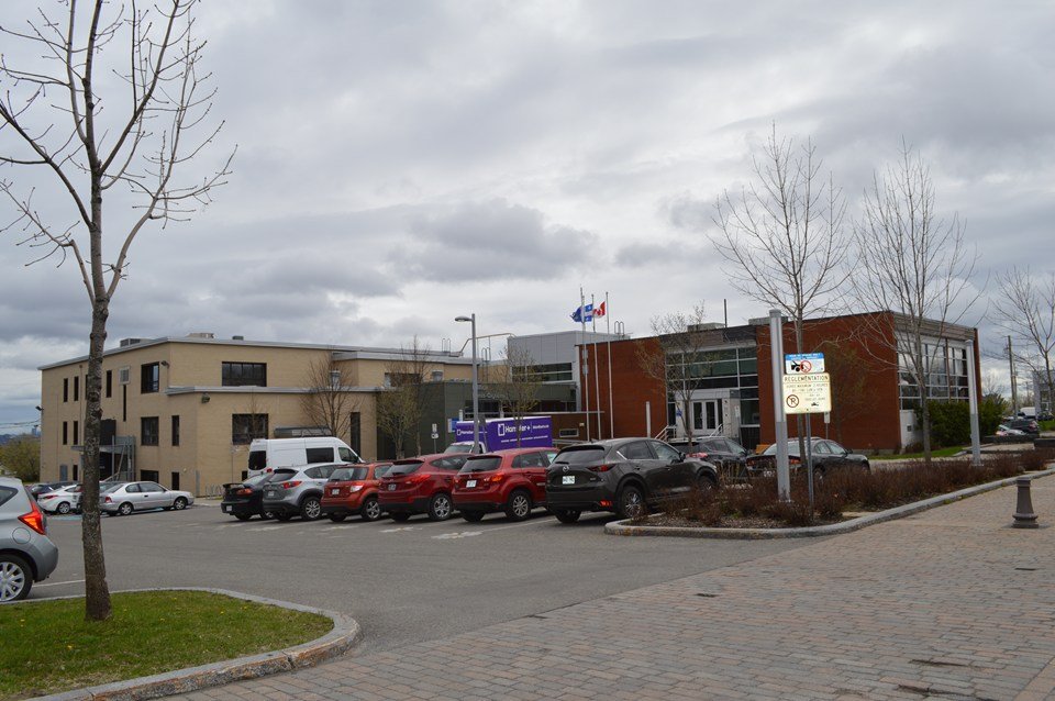 Photo : Édifice Denis-Giguère