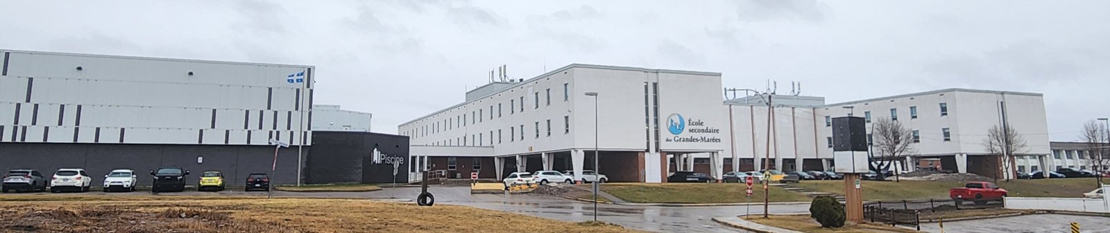 Photo : Piscine de l'École secondaire des Grandes-Marées (La Baie)